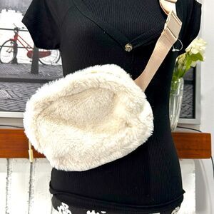 Apana Sherpa Belt Fanny Bag Faux Fur Beige Ivory Cream Gold hardware